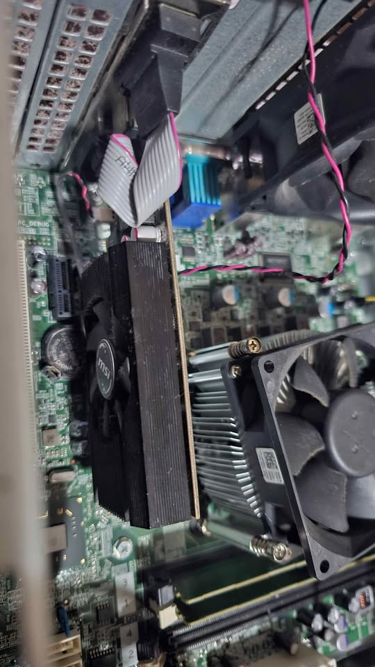 💻 Computadora Dell Optiplex 7010 con Mesita